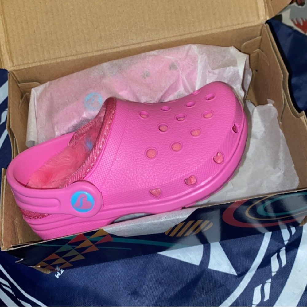 Pink girl crocs